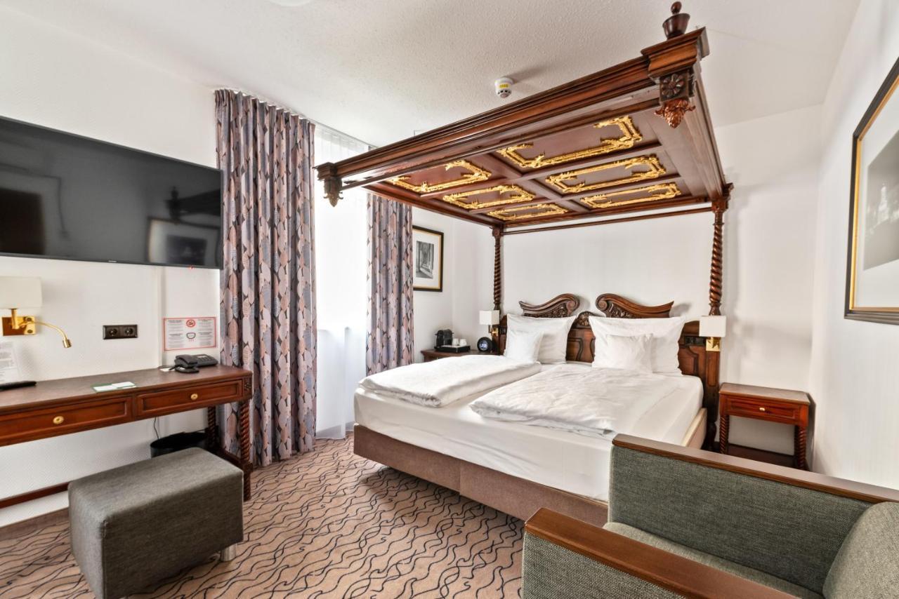 Club Doppelzimmer mit Blick auf den Innenhof